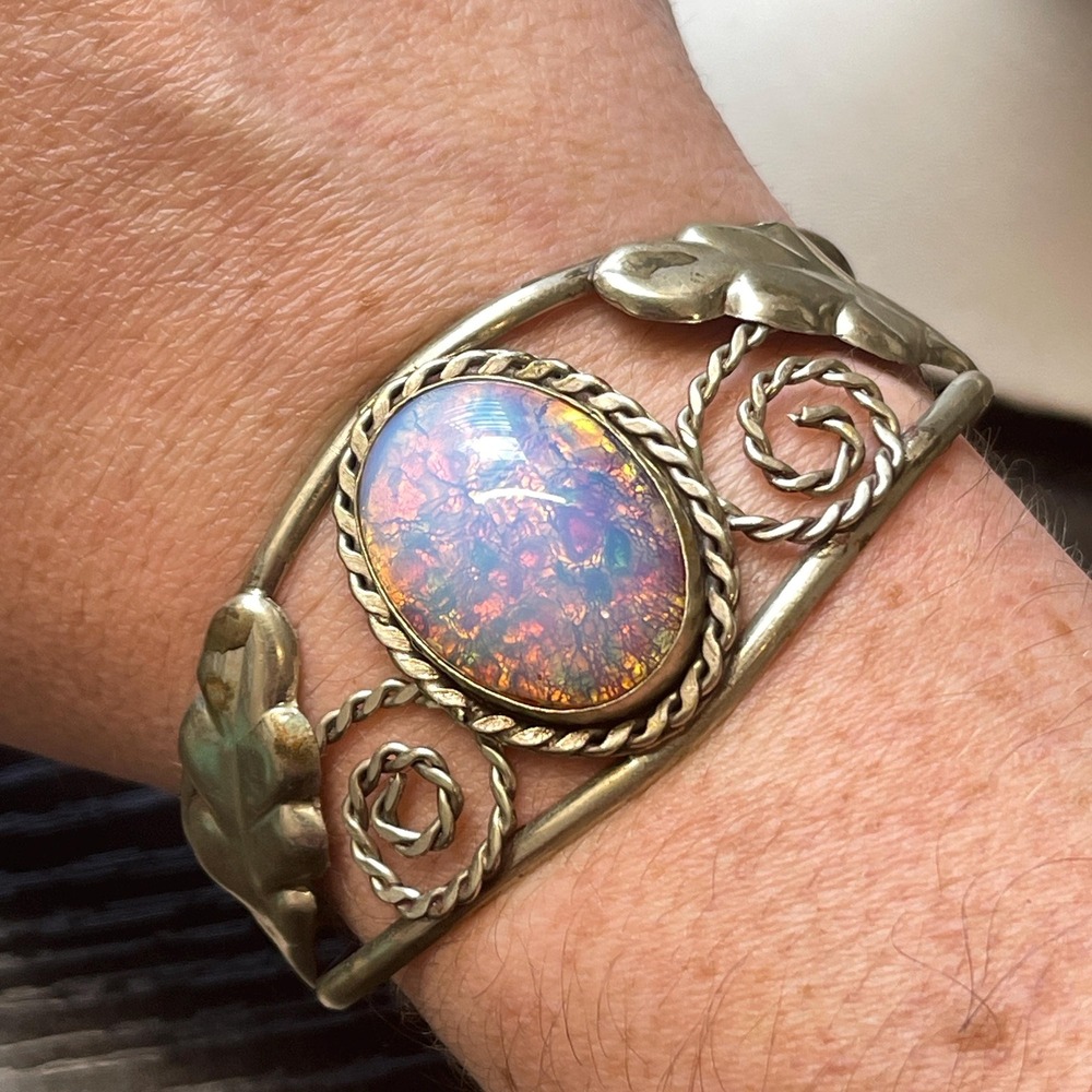 Vintage Mexico Art Glass Faux OPAL Foil Opalescent Alpaca Silver Cuff Bracelet